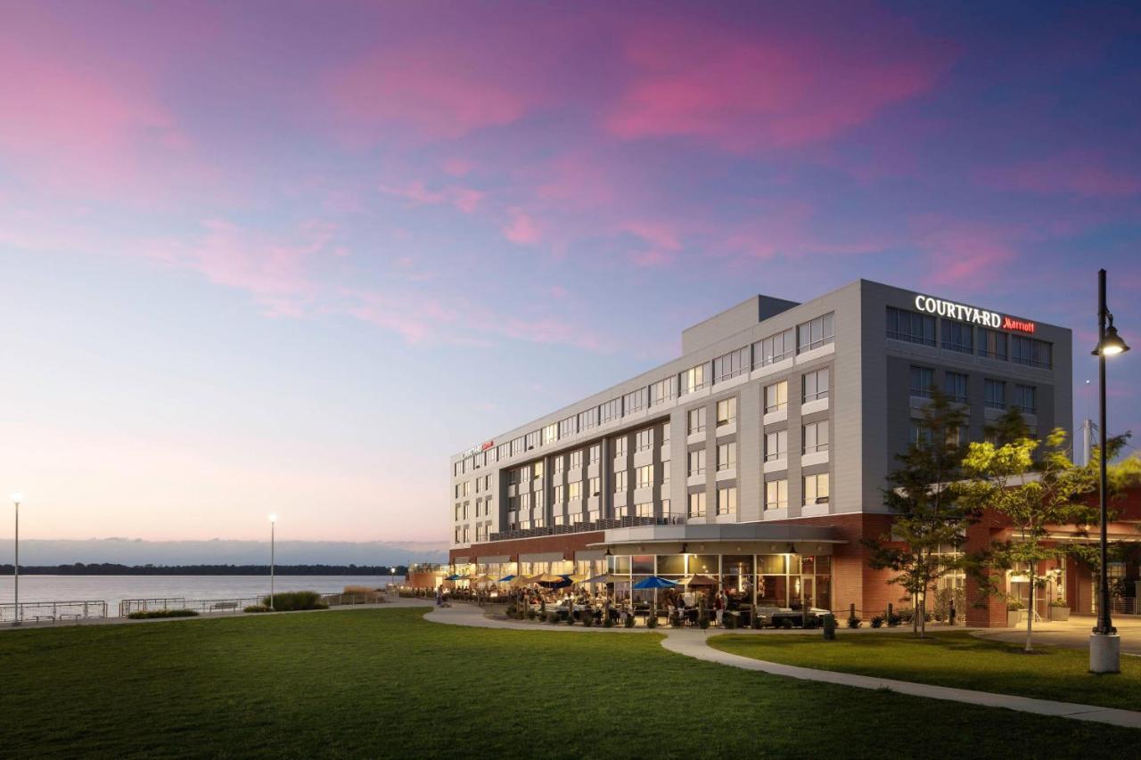 Courtyard By Marriott Erie Bayfront Hotel Exterior photo