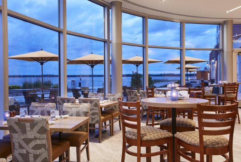 Courtyard By Marriott Erie Bayfront Hotel Exterior photo