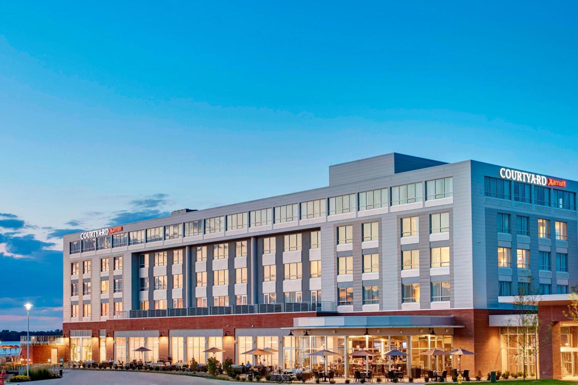 Courtyard By Marriott Erie Bayfront Hotel Exterior photo