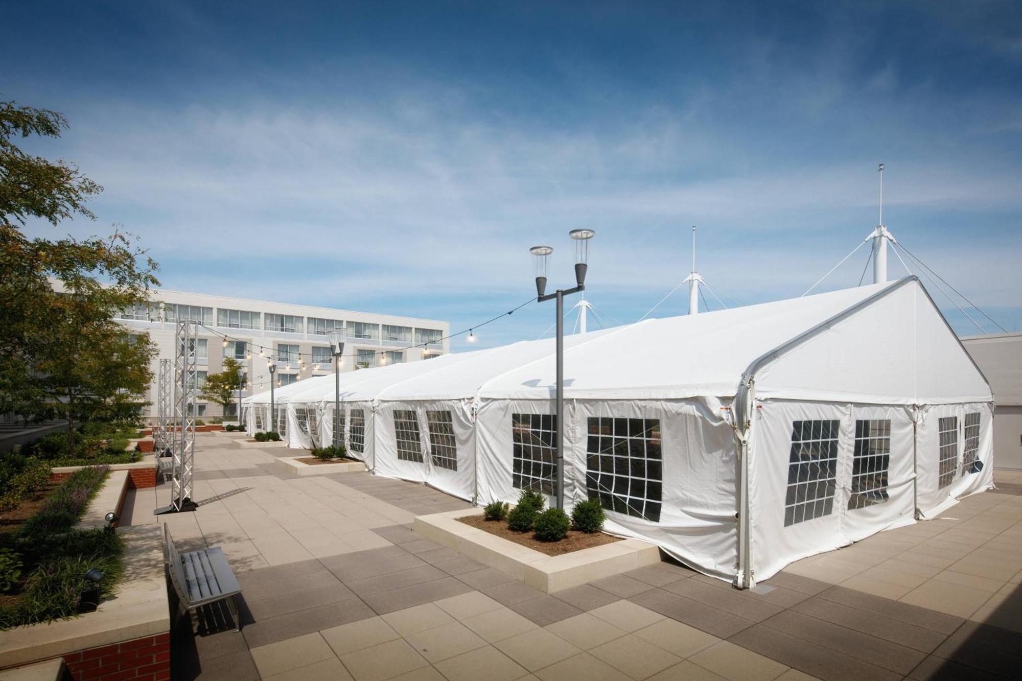 Courtyard By Marriott Erie Bayfront Hotel Exterior photo