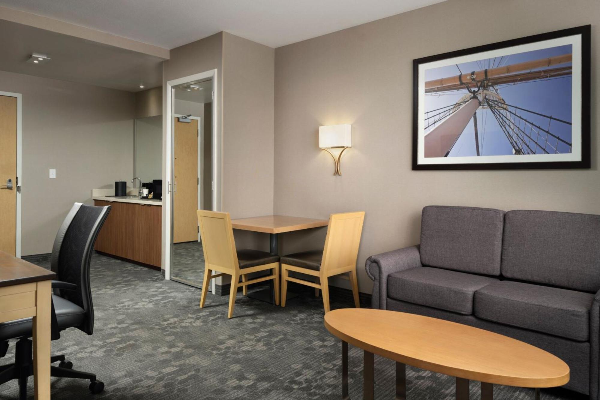 Courtyard By Marriott Erie Bayfront Hotel Exterior photo