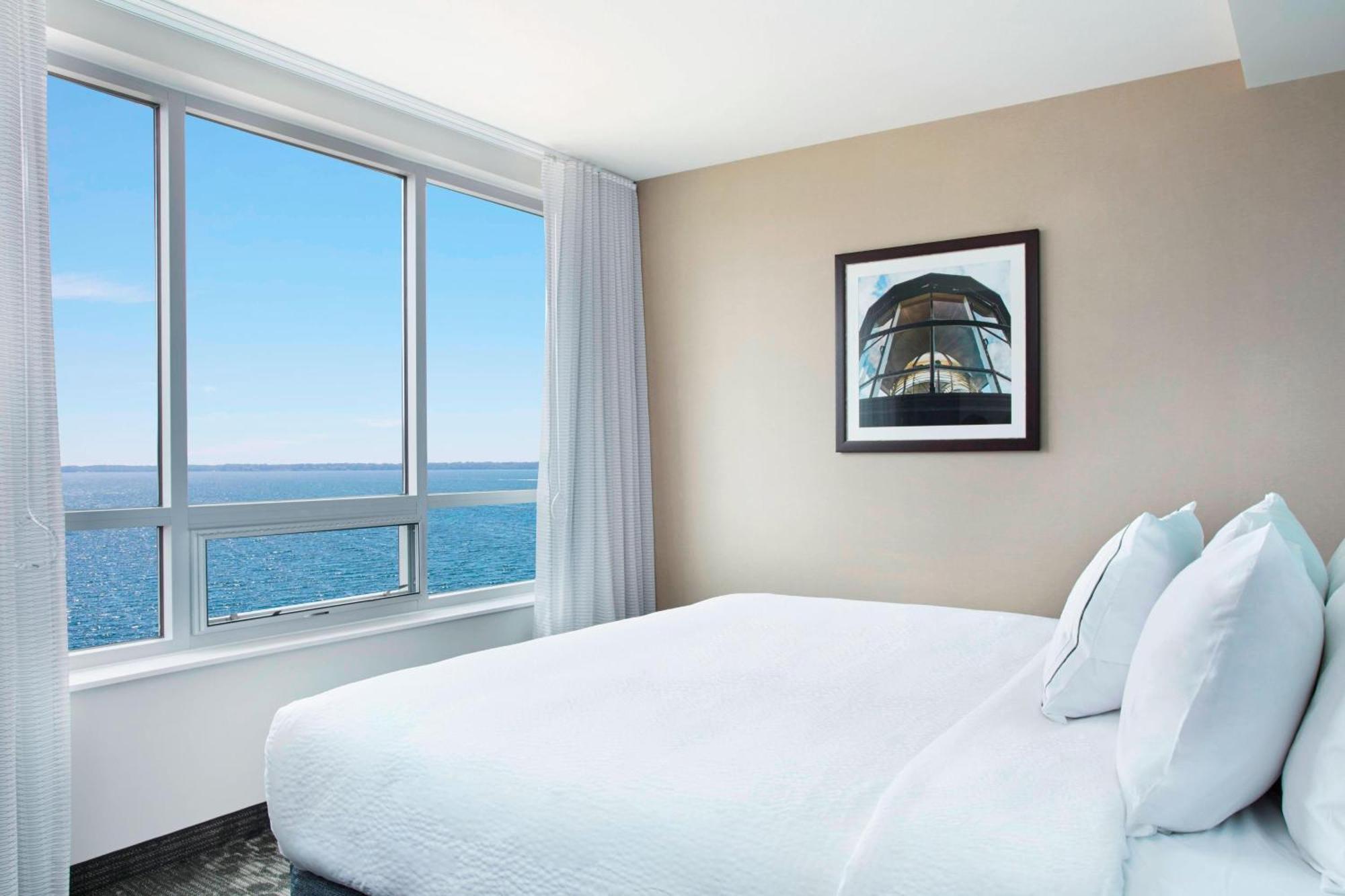 Courtyard By Marriott Erie Bayfront Hotel Exterior photo