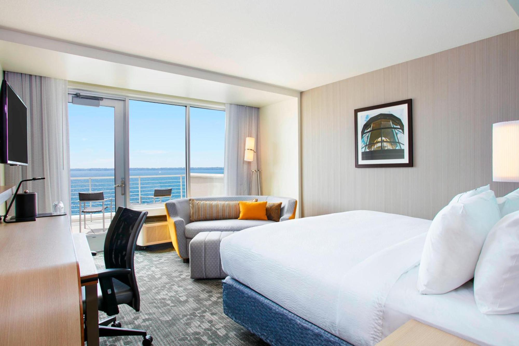 Courtyard By Marriott Erie Bayfront Hotel Exterior photo