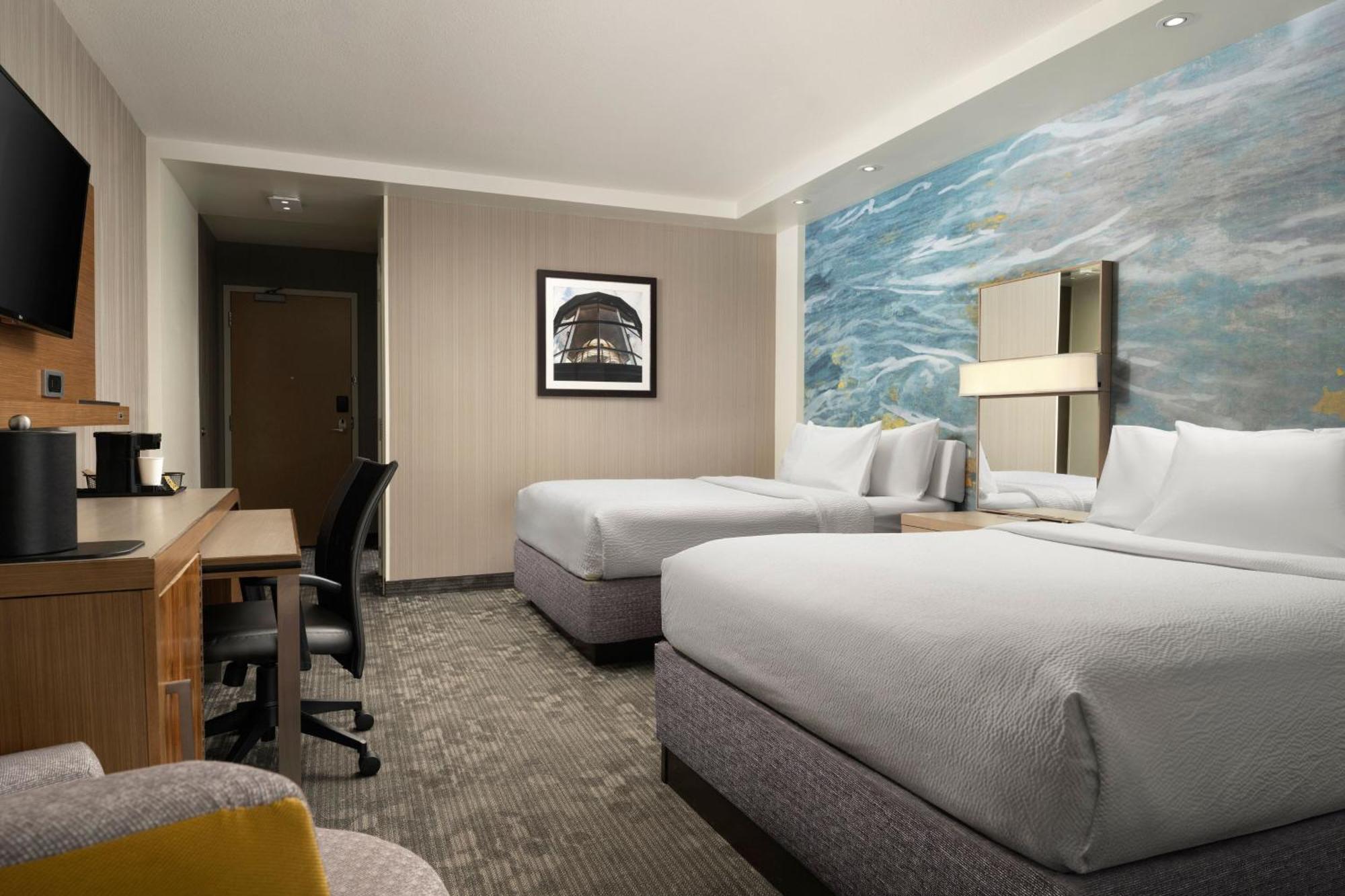 Courtyard By Marriott Erie Bayfront Hotel Exterior photo
