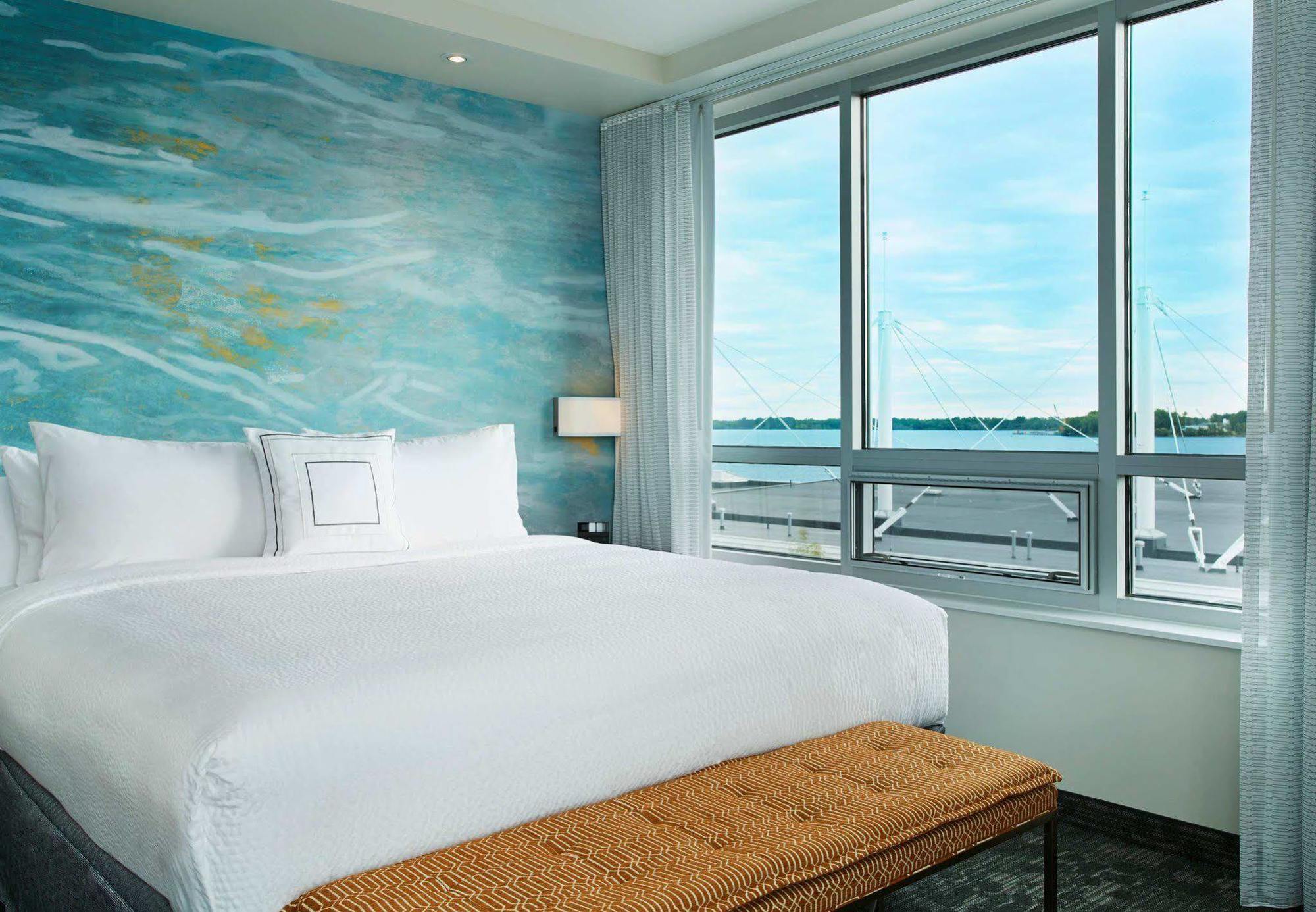 Courtyard By Marriott Erie Bayfront Hotel Exterior photo