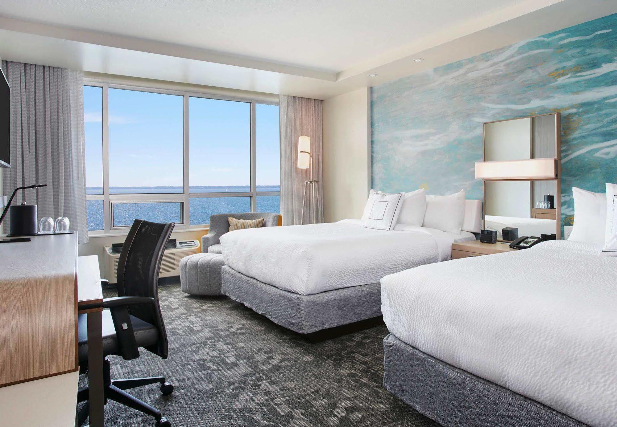 Courtyard By Marriott Erie Bayfront Hotel Exterior photo